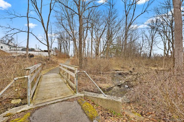 2881 Meadowcrest Drive, Yorktown Heights, NY 10598