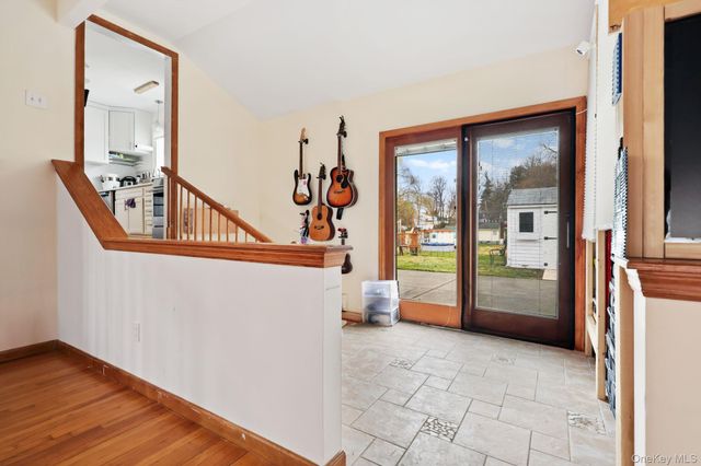 2881 Meadowcrest Drive, Yorktown Heights, NY 10598