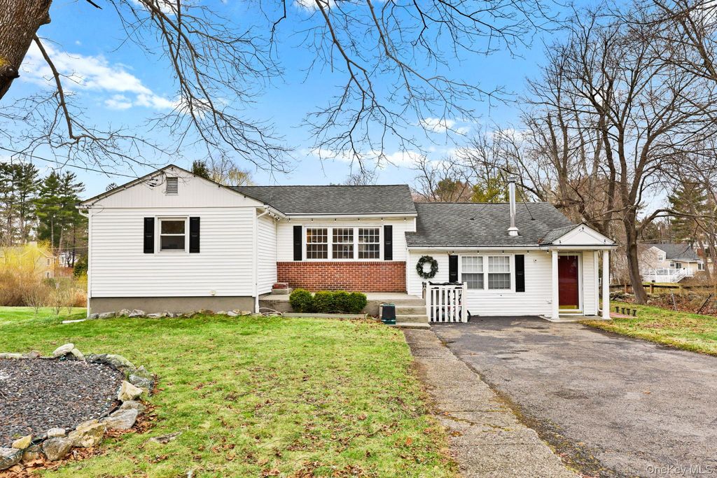 2881 Meadowcrest Drive, Yorktown Heights, NY 10598