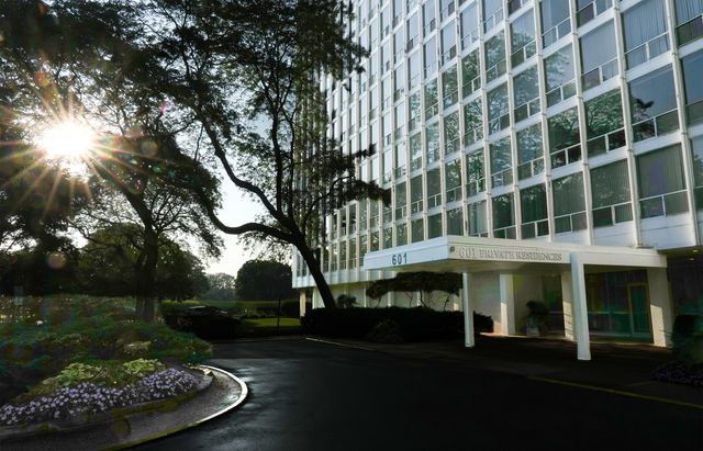 601 E 32nd Street 400, Chicago, IL 60616