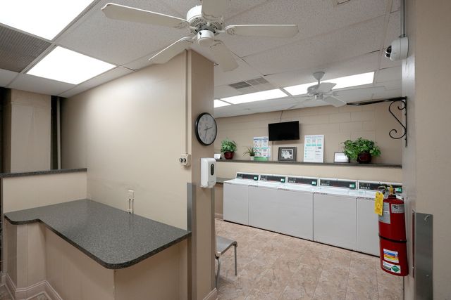 601 E 32nd Street 400, Chicago, IL 60616