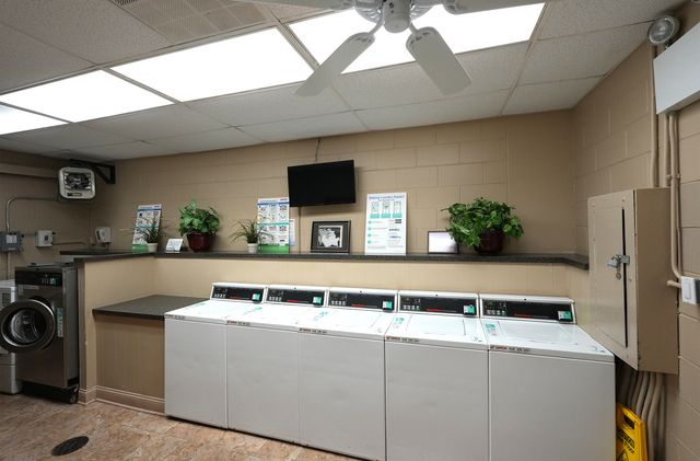 601 E 32nd Street 400, Chicago, IL 60616