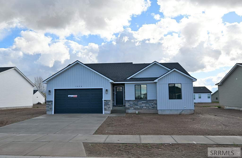 3092 Peacock Lane, Ammon, ID 83406