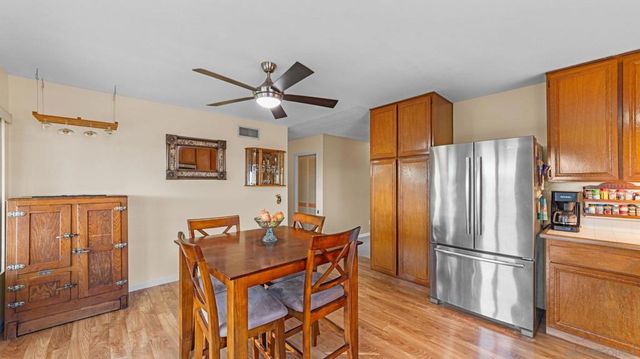 1131 Conway Dr, Escondido, CA 92027