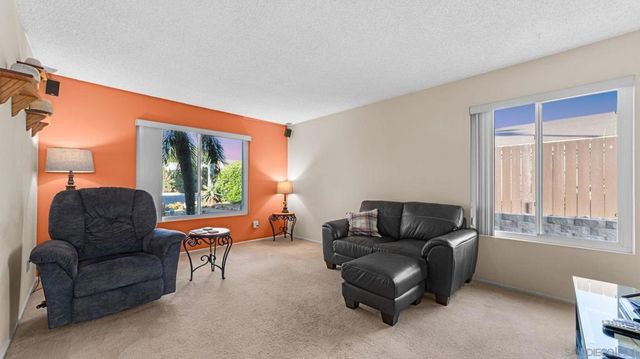 1131 Conway Dr, Escondido, CA 92027