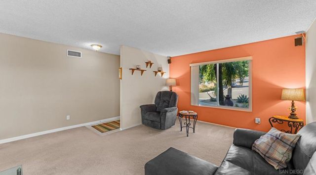 1131 Conway Dr, Escondido, CA 92027