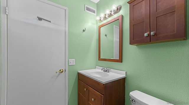 1131 Conway Dr, Escondido, CA 92027