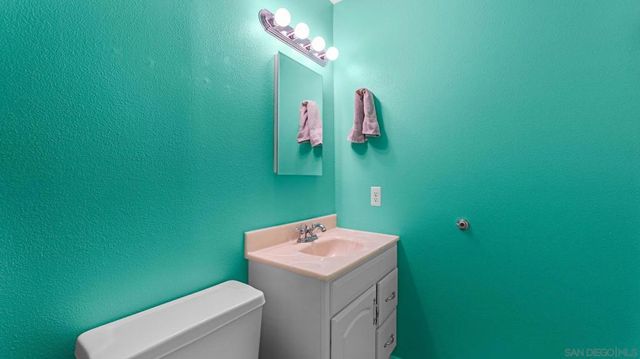 1131 Conway Dr, Escondido, CA 92027