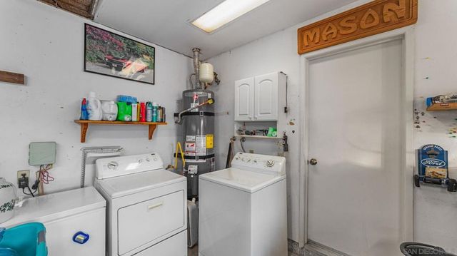 1131 Conway Dr, Escondido, CA 92027