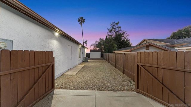 1131 Conway Dr, Escondido, CA 92027