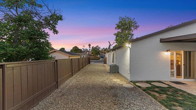 1131 Conway Dr, Escondido, CA 92027
