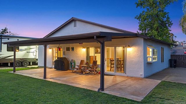 1131 Conway Dr, Escondido, CA 92027