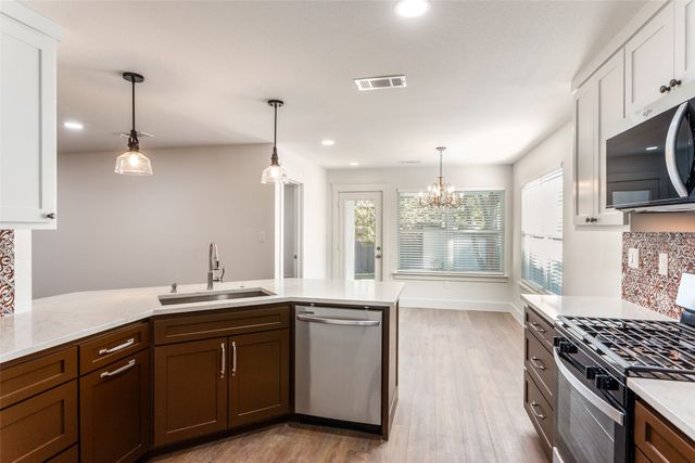 3233 Sandage Avenue, Fort Worth, TX 76109