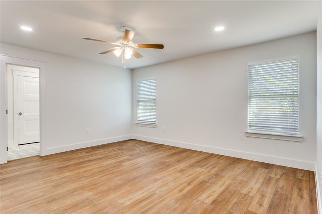 3233 Sandage Avenue, Fort Worth, TX 76109