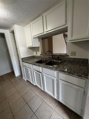 9536 Pagewood Lane 9536, Houston, TX 77063