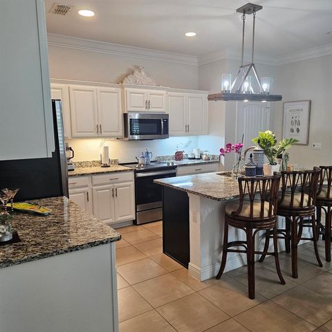 232 SE Via Visconti, Port St. Lucie, FL 34952