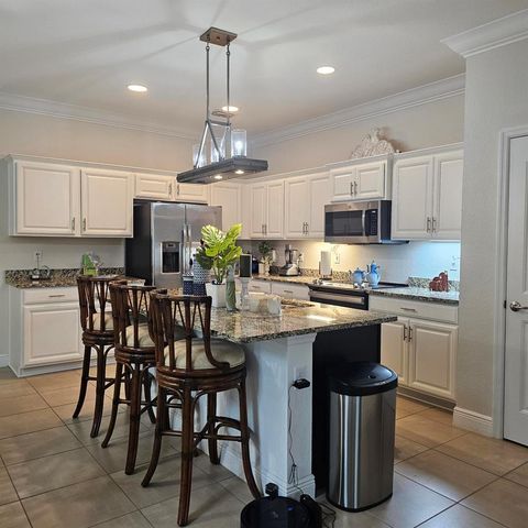 232 SE Via Visconti, Port St. Lucie, FL 34952