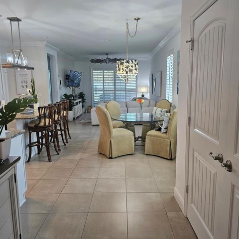 232 SE Via Visconti, Port St. Lucie, FL 34952