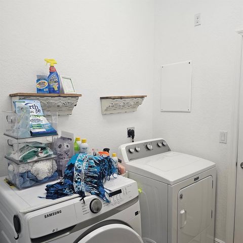 232 SE Via Visconti, Port St. Lucie, FL 34952