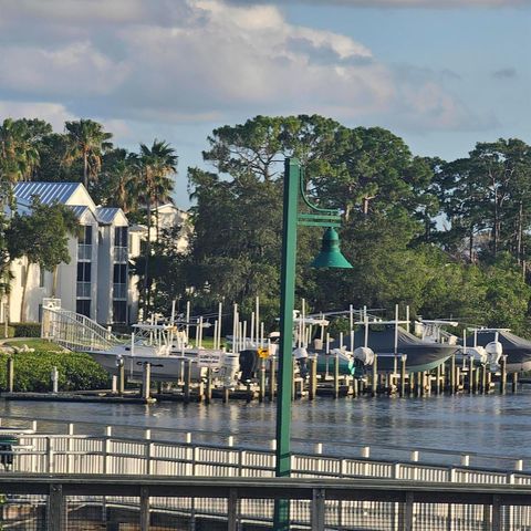 232 SE Via Visconti, Port St. Lucie, FL 34952