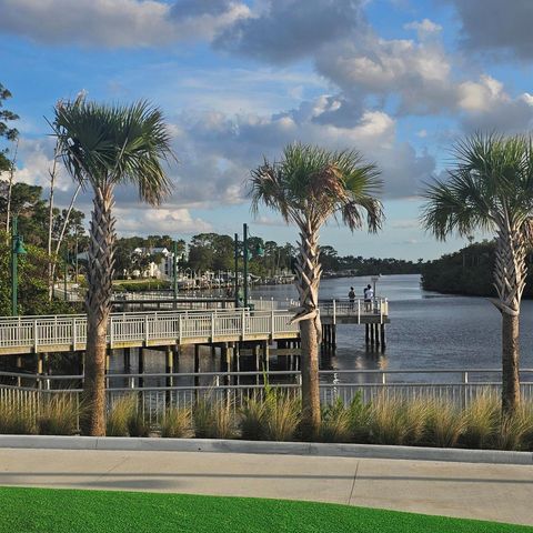 232 SE Via Visconti, Port St. Lucie, FL 34952