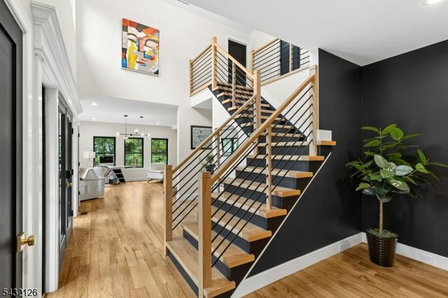 49 Upper Dr, Watchung Boro, NJ 07069