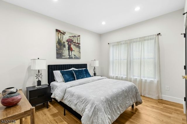 49 Upper Dr, Watchung Boro, NJ 07069