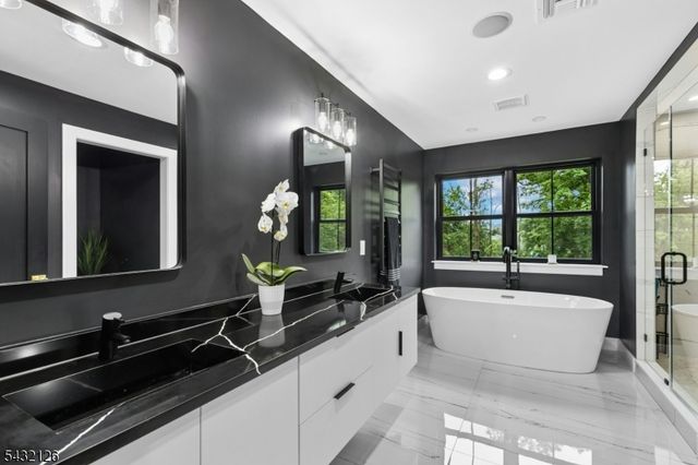 49 Upper Dr, Watchung Boro, NJ 07069
