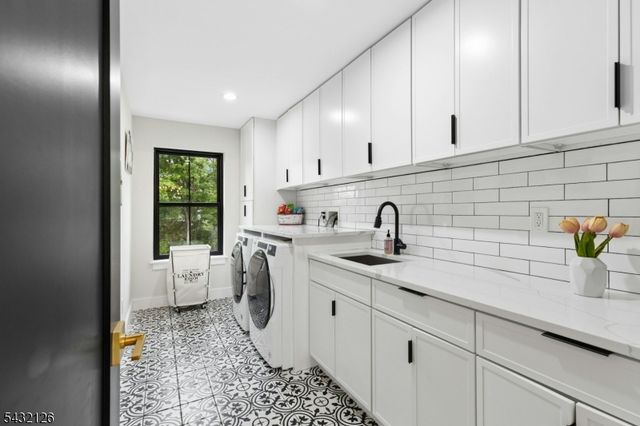 49 Upper Dr, Watchung Boro, NJ 07069