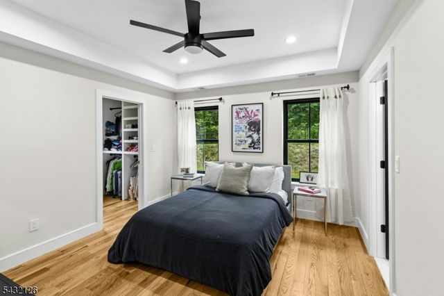 49 Upper Dr, Watchung Boro, NJ 07069