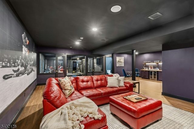 49 Upper Dr, Watchung Boro, NJ 07069
