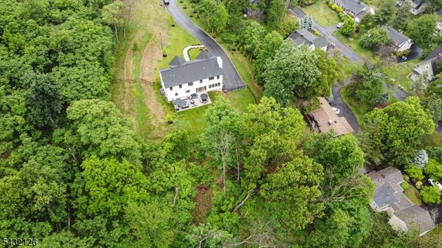 49 Upper Dr, Watchung Boro, NJ 07069