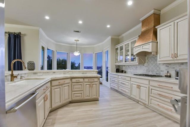 1517 Osprey Ridge LOOP, Lago Vista, TX 78645