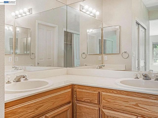 4071 Ghiotti Dr, Pleasanton, CA 94588