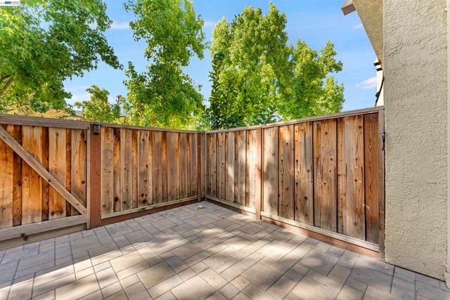 4071 Ghiotti Dr, Pleasanton, CA 94588