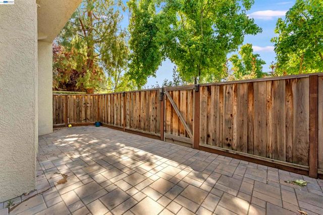 4071 Ghiotti Dr, Pleasanton, CA 94588