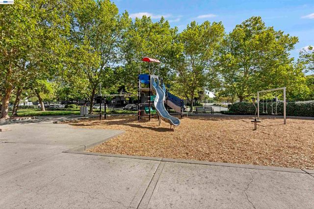 4071 Ghiotti Dr, Pleasanton, CA 94588