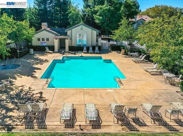 4071 Ghiotti Dr, Pleasanton, CA 94588