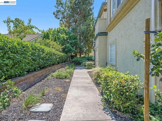 4071 Ghiotti Dr, Pleasanton, CA 94588