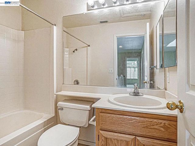 4071 Ghiotti Dr, Pleasanton, CA 94588