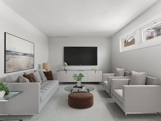 28 Crestview Dr RHS, Westborough, MA 01581