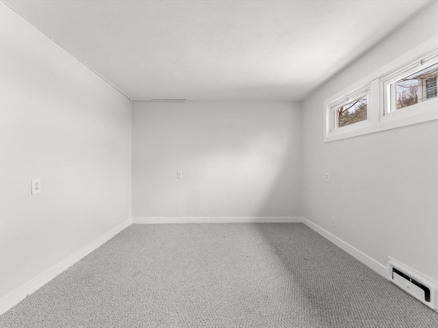 28 Crestview Dr RHS, Westborough, MA 01581