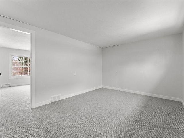 28 Crestview Dr RHS, Westborough, MA 01581