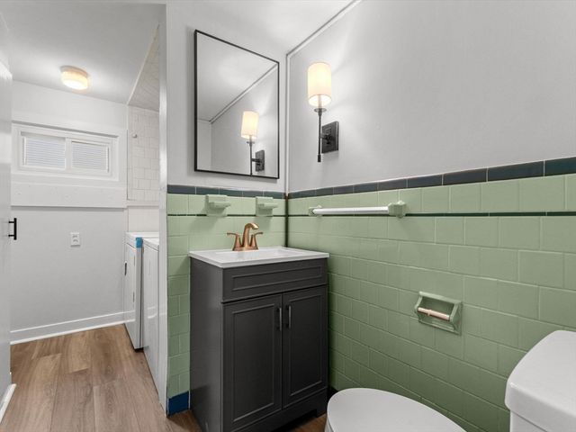 28 Crestview Dr RHS, Westborough, MA 01581