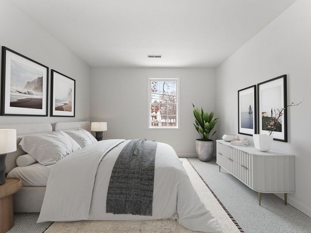 28 Crestview Dr RHS, Westborough, MA 01581