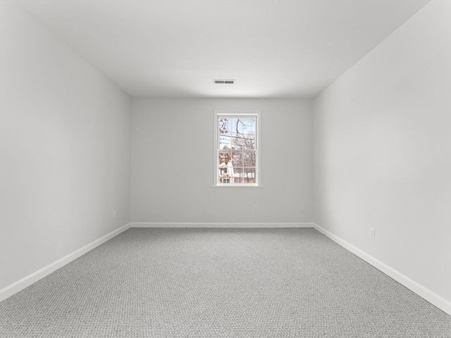 28 Crestview Dr RHS, Westborough, MA 01581