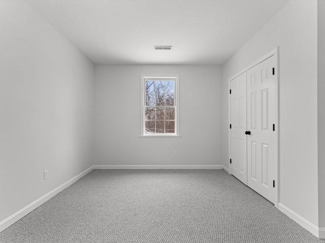 28 Crestview Dr RHS, Westborough, MA 01581