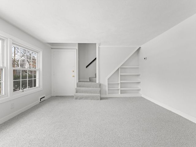 28 Crestview Dr RHS, Westborough, MA 01581