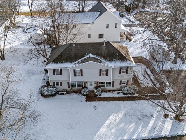 28 Crestview Dr RHS, Westborough, MA 01581