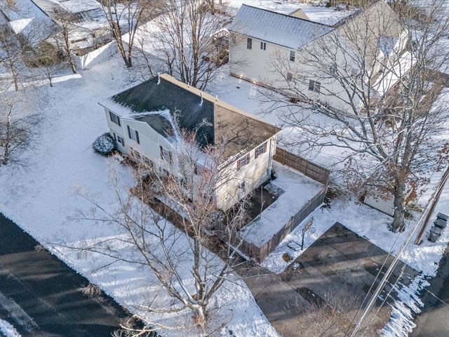 28 Crestview Dr RHS, Westborough, MA 01581